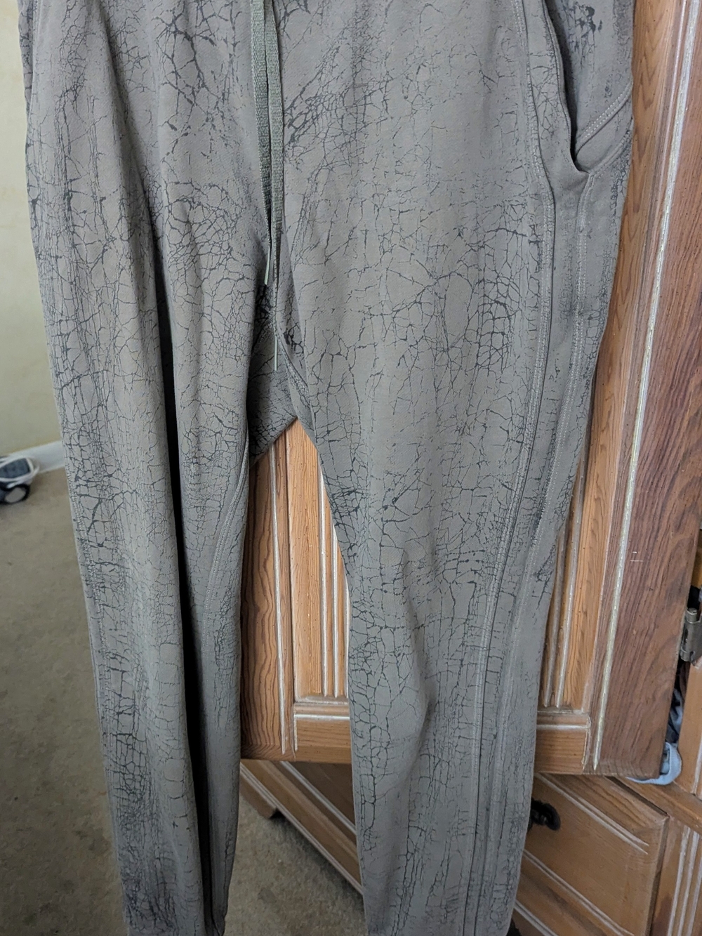 Women's Lululemon Joggers. Waist 16 Across Length 27